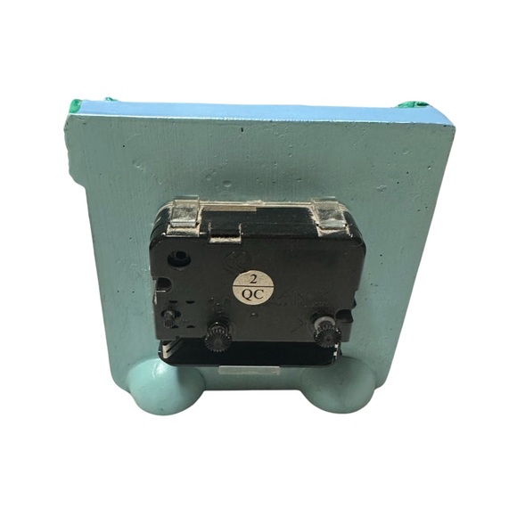 Winnie The Pooh Clock - Picture 3 of 5